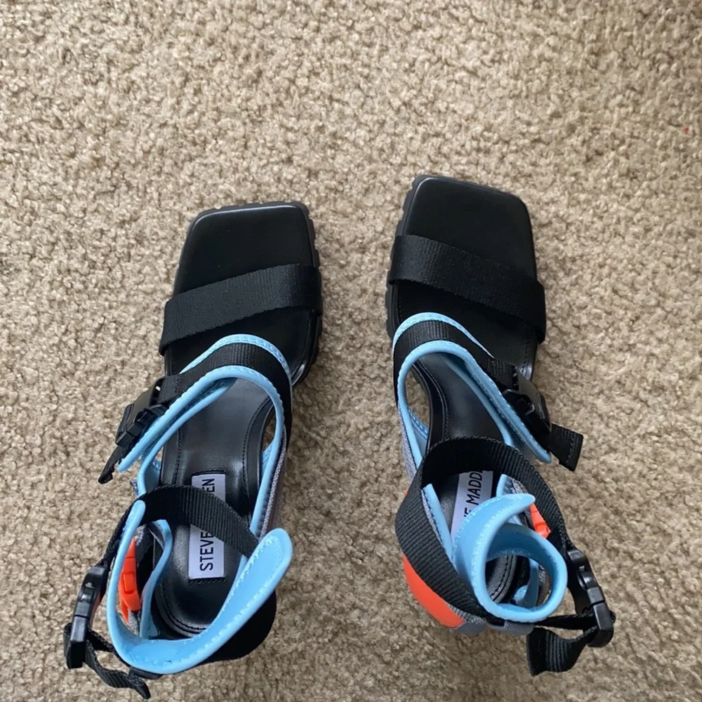 🚨 New! Heels - Picture 3 of 5